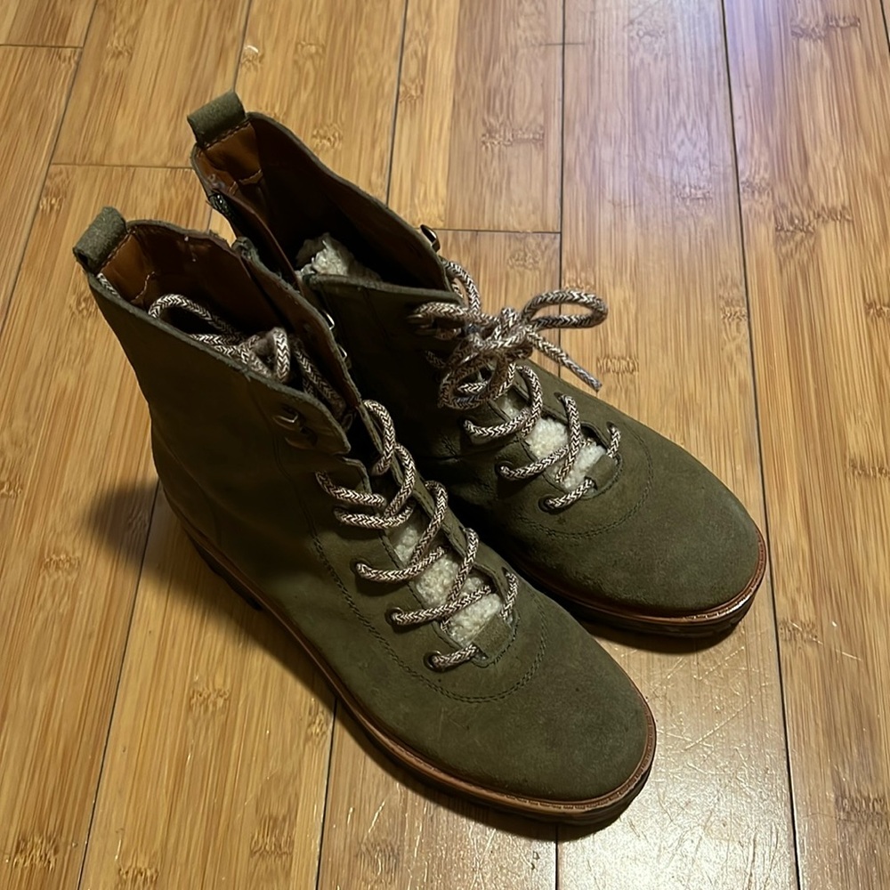 Marc fisher green suede boots with white fur